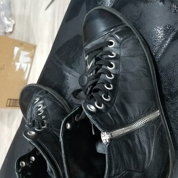 Shoes - Picture 4 of 8